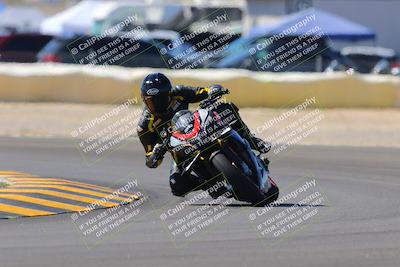 media/Oct-09-2022-SoCal Trackdays (Sun) [[95640aeeb6]]/Turn 2 (1110am)/